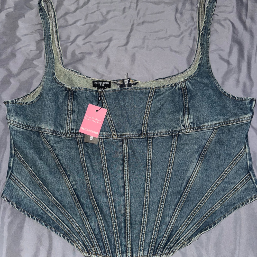 PrettyLittleThing Plus Blue Denim Crop Too